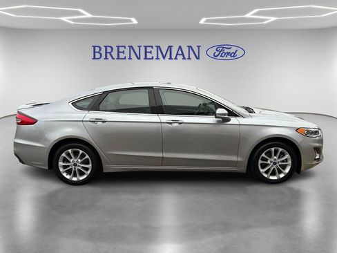 Used 2020 Ford Fusion Energi Titanium image 4