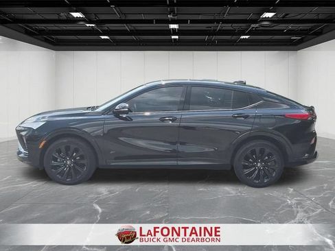 Used 2025 Buick Envista Sport Touring w/ Experience Buick Package FWD image 2