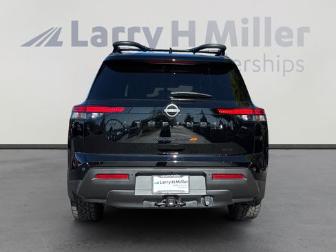 Used 2025 Nissan Pathfinder Rock Creek AWD/4WD image 4