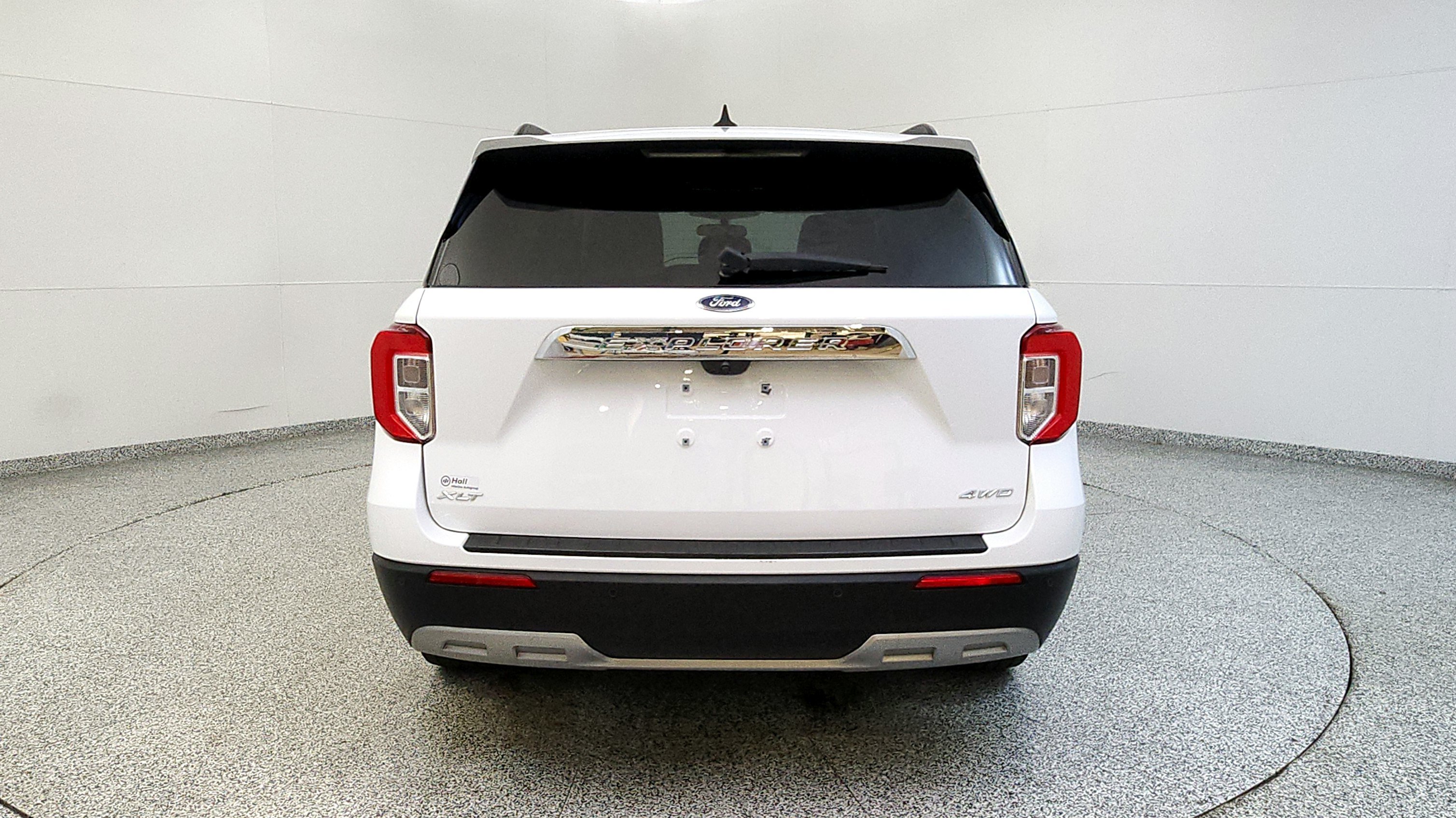 Used 2023 Ford Explorer XLT w/ Equipment Group 202A AWD/4WD image 6