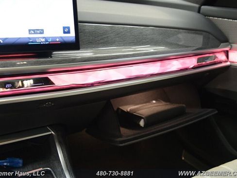 Used 2023 BMW 740i w/ Parking Assistance Package RWD image 39