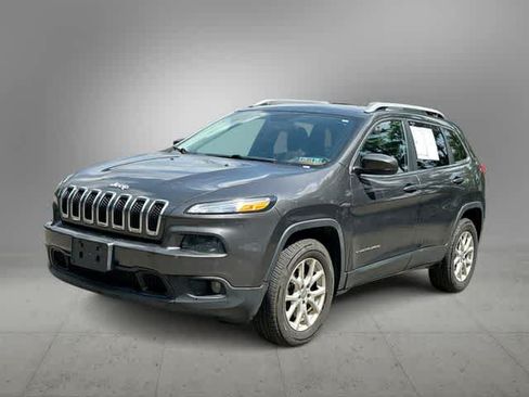 Used 2016 Jeep Cherokee Latitude w/ Cold Weather Group AWD/4WD image 1
