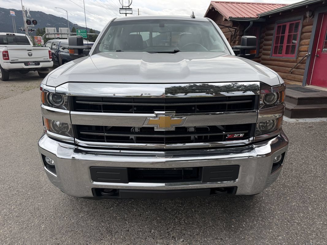 Used 2018 Chevrolet Silverado 3500 LT w/ LT Convenience Package AWD/4WD image 3