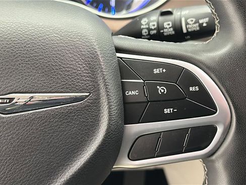 Used 2023 Chrysler Voyager LX FWD image 18