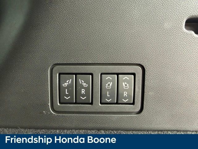 Used 2024 Cadillac XT6 Sport w/ Technology Package AWD/4WD image 56