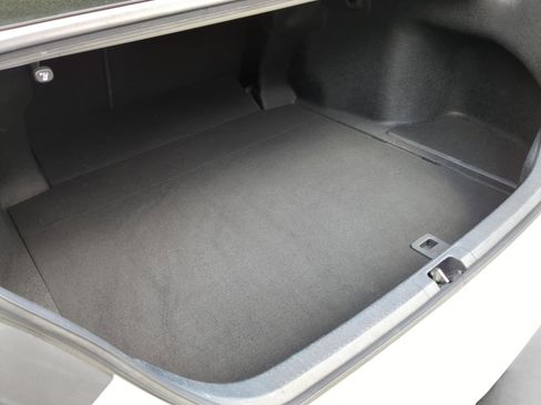 Used 2022 Toyota Camry LE image 18