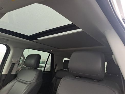 Certified 2025 Ford Expedition Active image 23