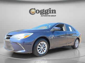 Used 2015 Toyota Camry LE video 1