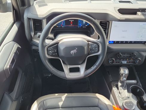 Certified 2025 Ford Bronco Outer Banks AWD/4WD image 16