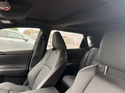 Used 2025 Toyota bZ4X FWD image 7