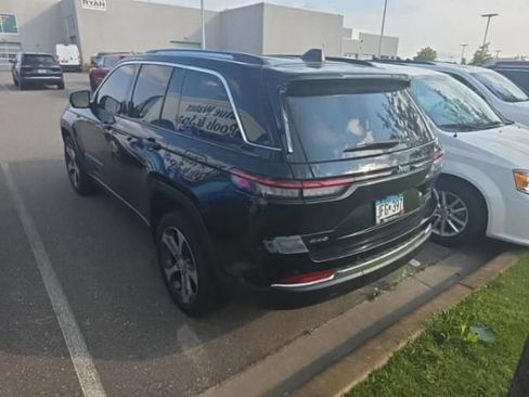 Used 2023 Jeep Grand Cherokee Limited w/ Trailer Tow Prep Group (B) AWD/4WD image 6