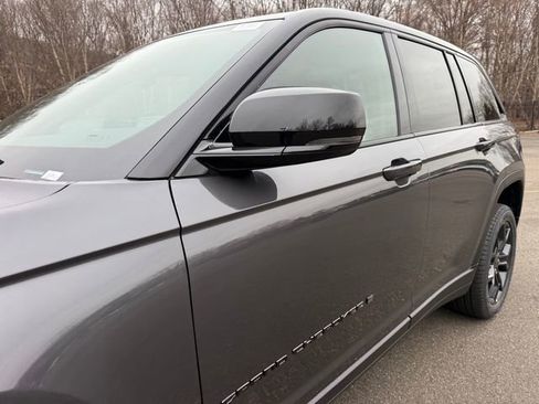 New 2025 Jeep Grand Cherokee Limited image 4