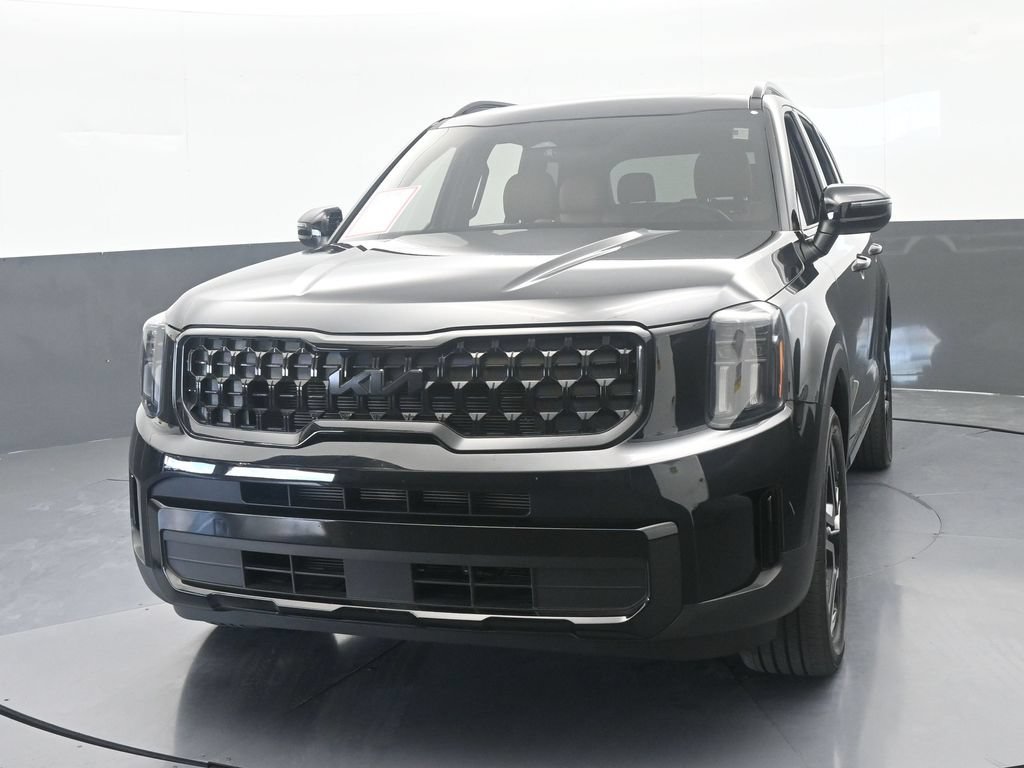 Used 2025 Kia Telluride EX X-Line AWD/4WD image 3