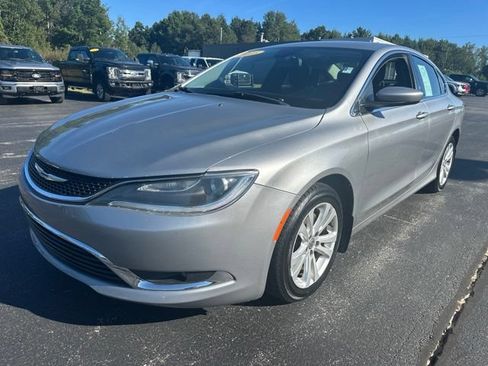 Used 2015 Chrysler 200 Limited w/ Comfort Group FWD image 3