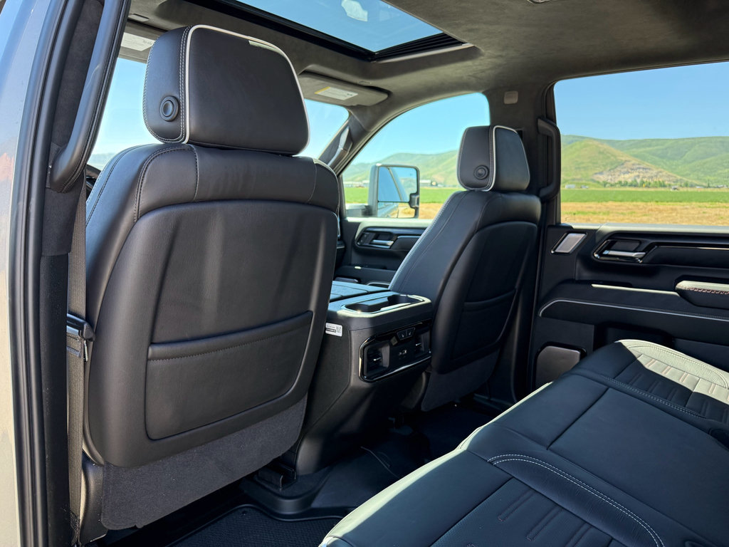 Used 2025 GMC Sierra 2500 AT4X AWD/4WD image 30