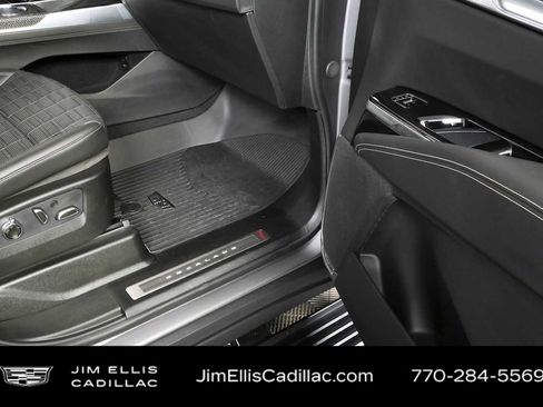Certified 2026 Cadillac Escalade V w/ LPO, Onyx Lite Package AWD/4WD image 28