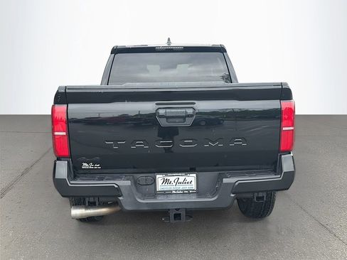 Used 2024 Toyota Tacoma TRD Off-Road AWD/4WD image 5