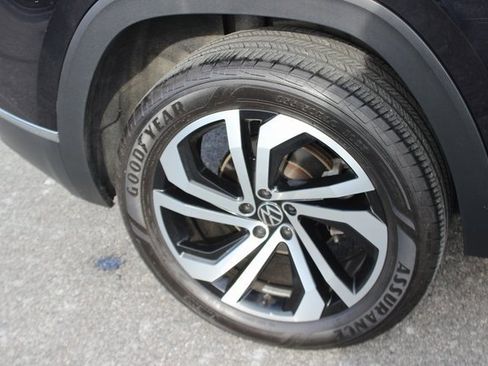 Used 2022 Volkswagen Atlas Cross Sport SEL image 36