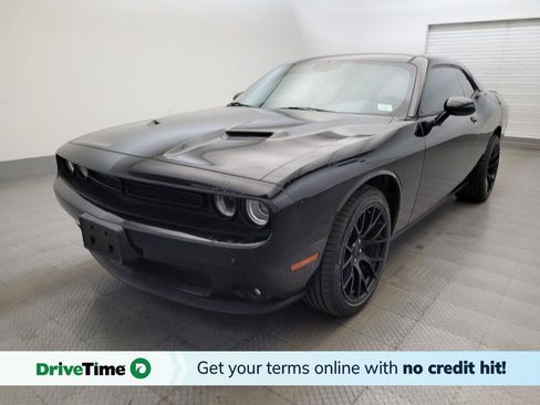 Used 2019 Dodge Challenger SXT w/ Blacktop Package RWD image 1