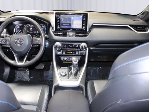 Used 2020 Toyota RAV4 XSE AWD/4WD image 2