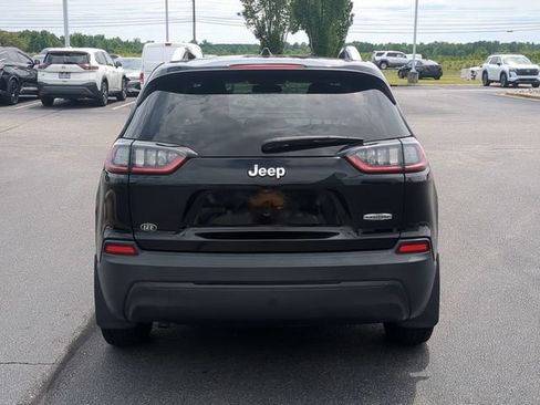 Used 2020 Jeep Cherokee Latitude FWD image 4