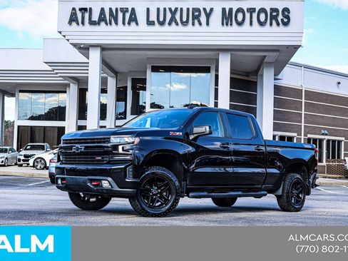 Used 2021 Chevrolet Silverado 1500 LT Trail Boss w/ Convenience Package II image 3