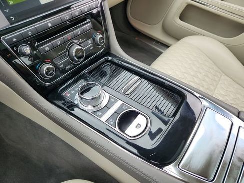 Used 2017 Jaguar XJ L Supercharged image 25