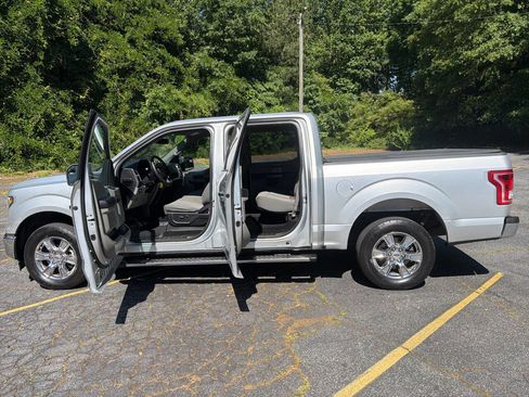 Used 2017 Ford F150 XLT w/ Equipment Group 301A Mid RWD image 26
