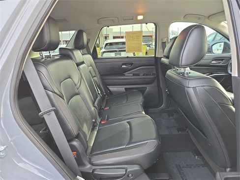 Certified 2023 Nissan Pathfinder SL image 14