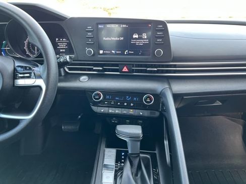Used 2021 Hyundai Elantra Blue image 20