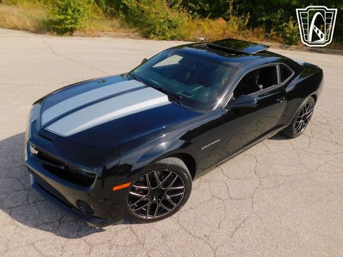 Used 2011 Chevrolet Camaro SS w/ RS Package image 9