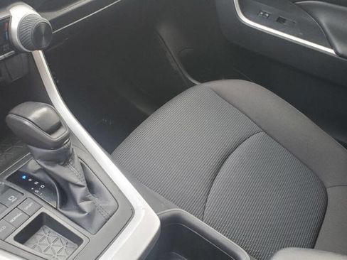 Used 2022 Toyota RAV4 LE image 23