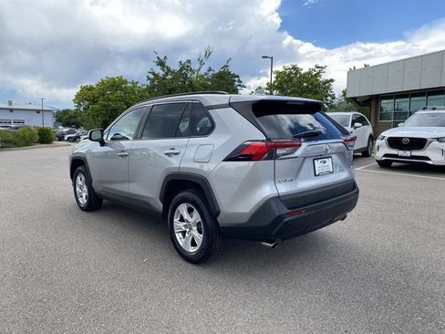 Used 2019 Toyota RAV4 XLE AWD/4WD image 4