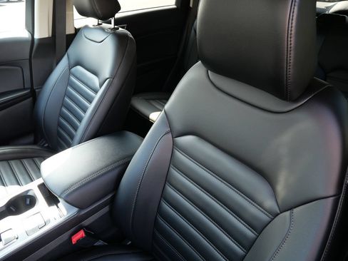 Used 2022 Ford Edge SEL w/ Convenience Package AWD/4WD image 11