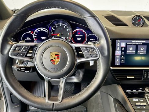Used 2021 Porsche Cayenne image 11