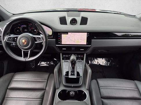 Used 2023 Porsche Cayenne AWD/4WD image 19