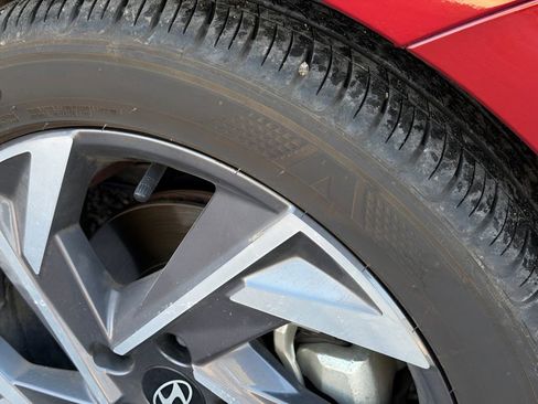 Used 2025 Hyundai Elantra Blue image 10