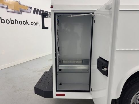 New 2026 Chevrolet Express 3500 w/ Power Convenience Package image 29