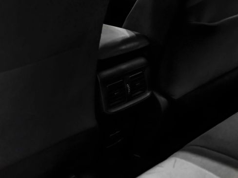Used 2020 Toyota RAV4 XLE w/ Convenience Package FWD image 41
