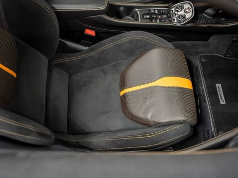 Used 2018 McLaren 570S Spider image 36