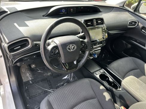 Used 2021 Toyota Prius Prime LE image 2