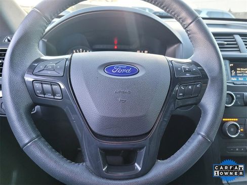 Used 2018 Ford Explorer XLT image 28