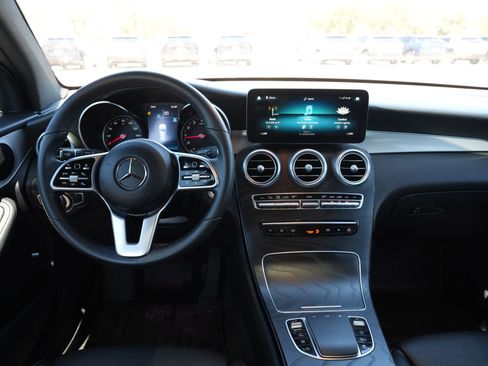 Used 2022 Mercedes-Benz GLC 300 image 9