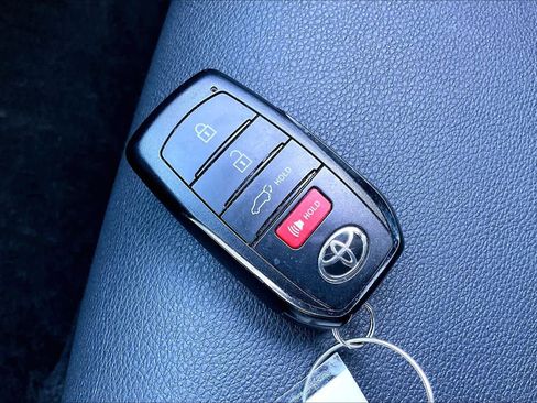 Certified 2024 Toyota Corolla Cross XLE image 14