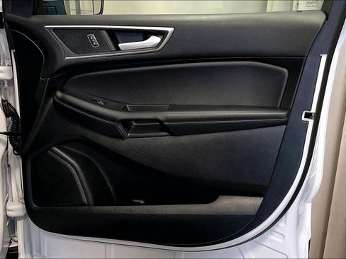 Used 2022 Ford Edge SEL w/ Convenience Package image 12