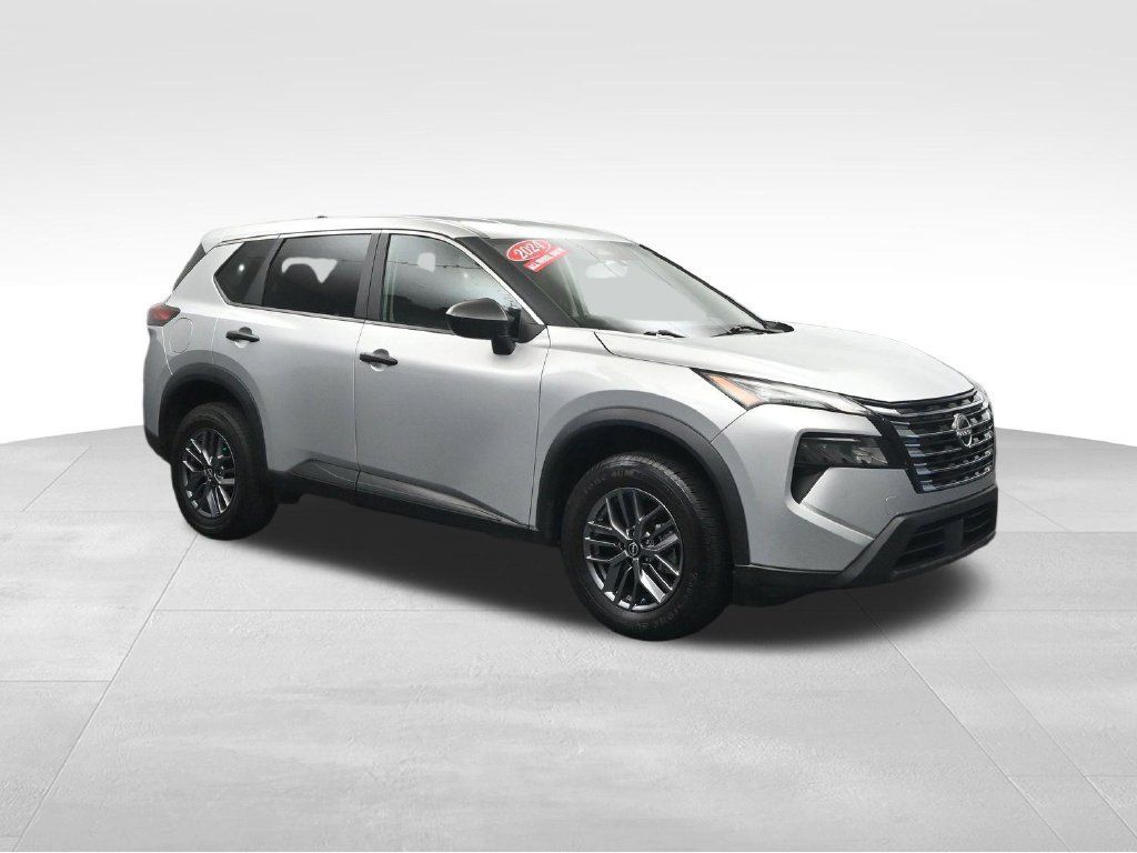Used 2024 Nissan Rogue S AWD/4WD image 7