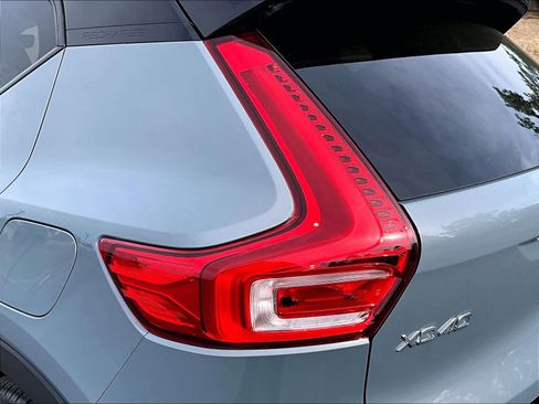 Used 2023 Volvo XC40 Recharge Ultimate AWD/4WD image 32