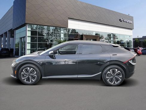 Used 2024 Kia EV6 Light image 3