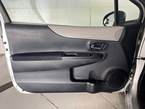 Used 2012 Toyota Yaris LE FWD image 24