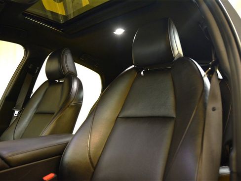 Used 2020 MAZDA MAZDA3 Hatchback w/ Premium Package image 30